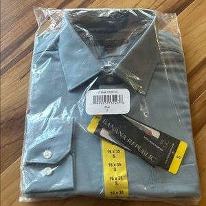 Banana Republic Men's Light Blue Dress Shirt